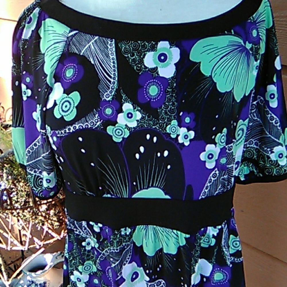 Tahari Pull Over Dress - Picture 2 of 7